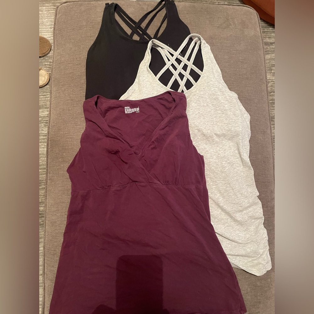 Lot of 3 maternity tanks
